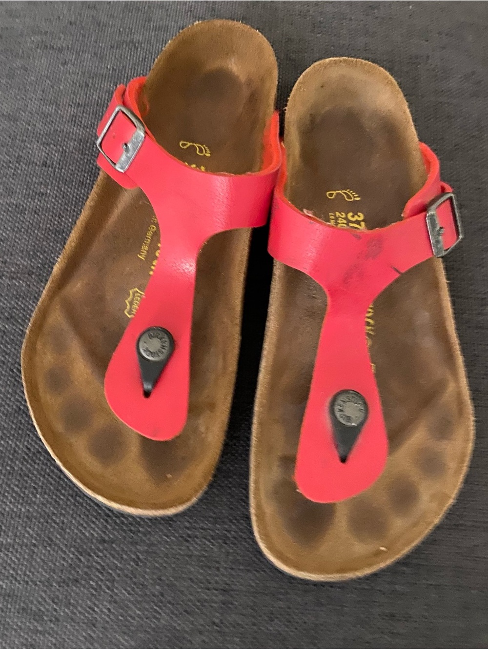 Women’s Birkenstock Red Gizeh Sandals Size    6 Used